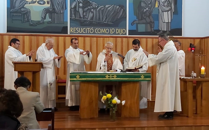 Celebración 55° aniversario sacerdotal P. Mario Scomparin
