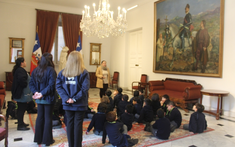 Estudiantes de 1° Básico  realizaron enriquecedora visita pedagógica al Palacio de La Moneda